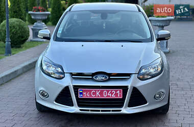 Хэтчбек Ford Focus 2011 в 