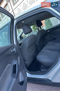 Хэтчбек Ford Focus 2011 в 