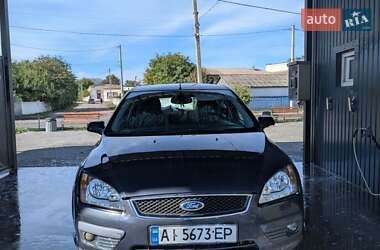 Хэтчбек Ford Focus 2006 в 
