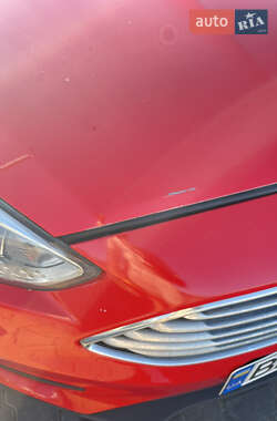 Седан Ford Focus 2015 в 