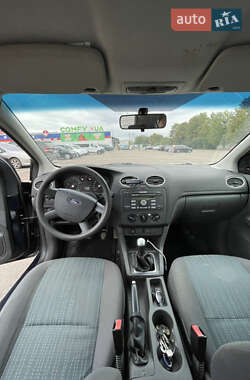 Хэтчбек Ford Focus 2005 в 