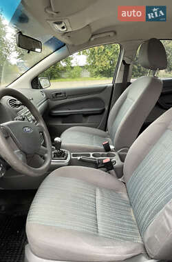 Хэтчбек Ford Focus 2005 в 