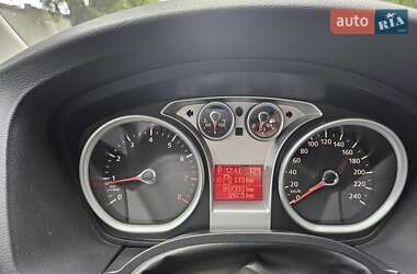 Седан Ford Focus 2010 в 