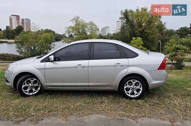 Седан Ford Focus 2010 в 