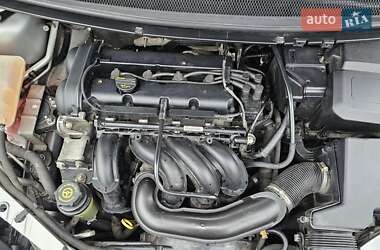 Седан Ford Focus 2010 в 