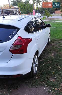 Хэтчбек Ford Focus 2014 в 