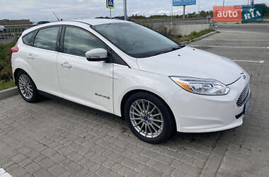 Хэтчбек Ford Focus 2014 в 