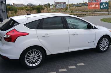 Хэтчбек Ford Focus 2013 в 
