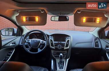 Хетчбек Ford Focus 2011 в 