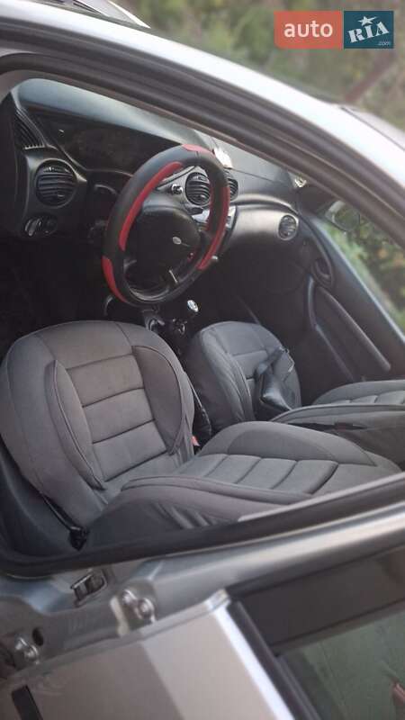 Хэтчбек Ford Focus 2000 в Виннице
