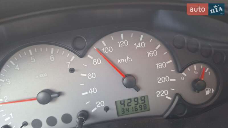 Хэтчбек Ford Focus 2000 в Виннице