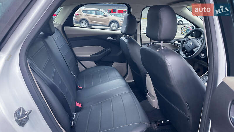 Седан Ford Focus 2016 в Киеве