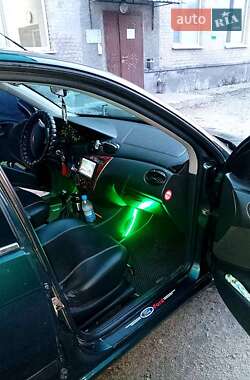 Седан Ford Focus 2004 в 
