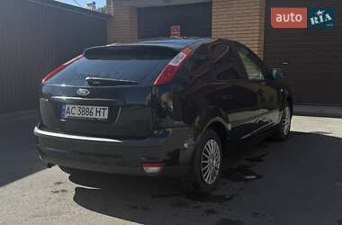 Хэтчбек Ford Focus 2006 в 