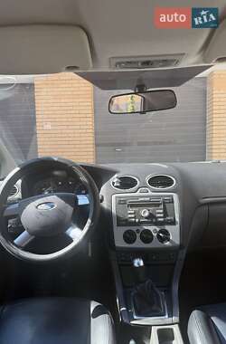 Хэтчбек Ford Focus 2006 в 