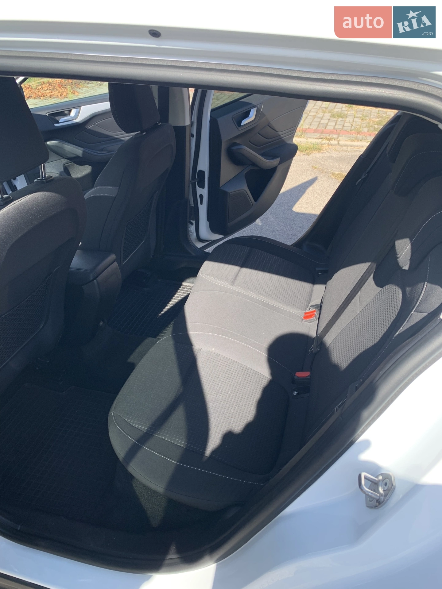 Ford Focus 2019 VIN WF0PXXGCHPKC39502 фото оголошення 2 з 14