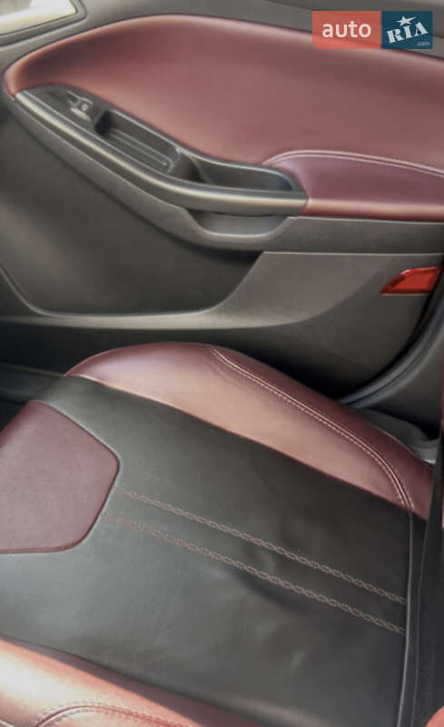 Хэтчбек Ford Focus 2012 в Львове