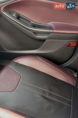 Хэтчбек Ford Focus 2012 в 