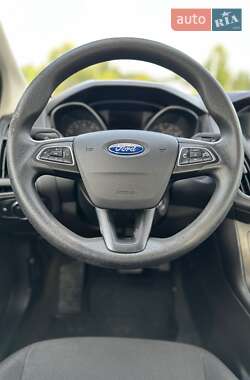 Седан Ford Focus 2015 в 