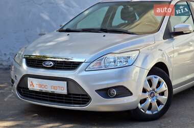 Хэтчбек Ford Focus 2010 в 