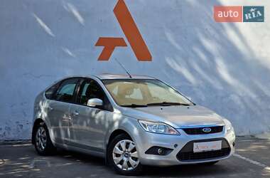 Хэтчбек Ford Focus 2010 в 