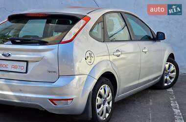 Хэтчбек Ford Focus 2010 в 