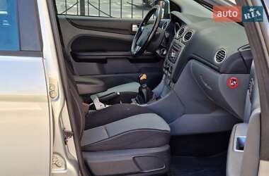 Хэтчбек Ford Focus 2010 в 