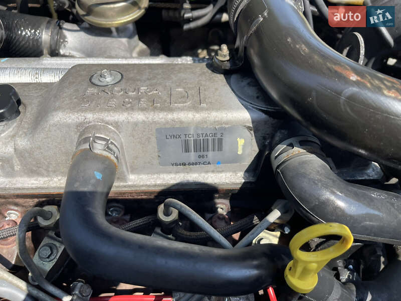 Хэтчбек Ford Focus 2000 в Черновцах