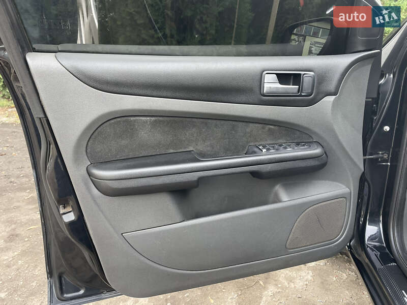 Седан Ford Focus 2006 в Сумах