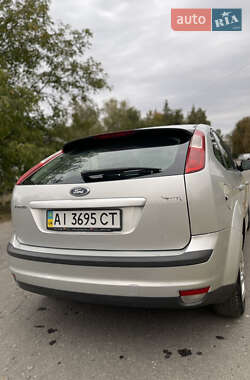 Хэтчбек Ford Focus 2006 в 