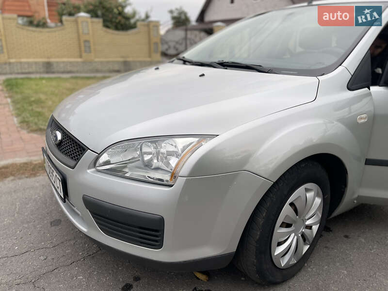 Хетчбек Ford Focus 2006 в Лубнах