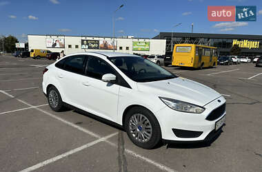 Седан Ford Focus 2016 в 
