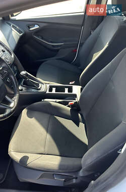 Седан Ford Focus 2016 в 