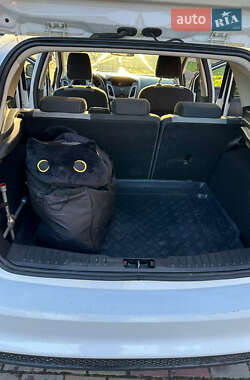 Хэтчбек Ford Focus 2013 в 