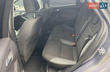Хэтчбек Ford Focus 2011 в 