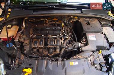 Хэтчбек Ford Focus 2013 в 