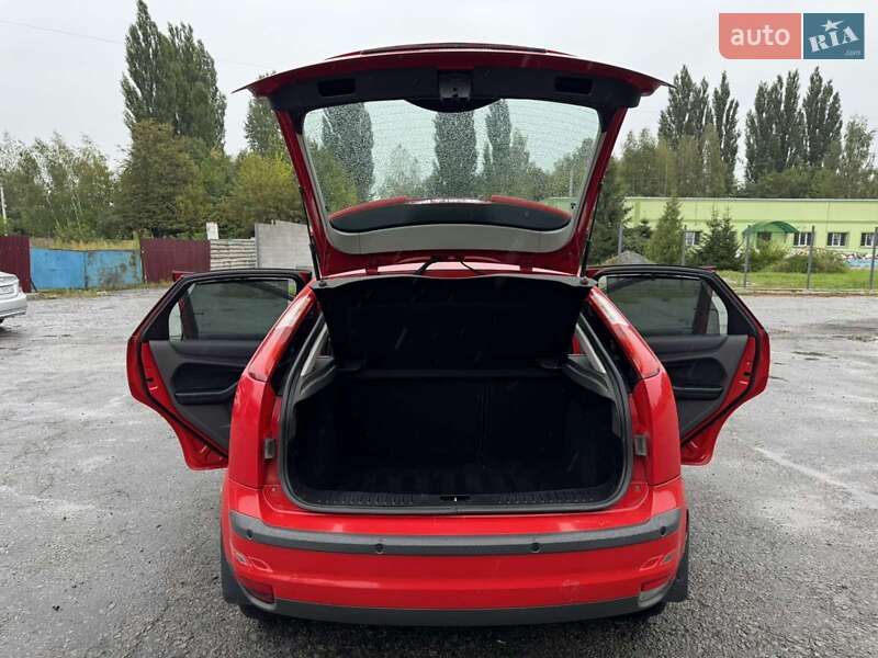 Хетчбек Ford Focus 2005 в Кореці фото 12 Хетчбек Ford Focus 2005 в Кореці