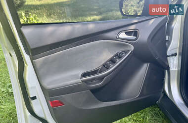 Седан Ford Focus 2014 в  фото 9 Седан Ford Focus 2014 в