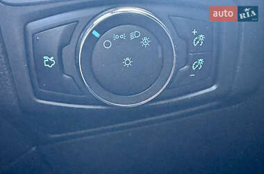 Седан Ford Focus 2014 в  фото 18 Седан Ford Focus 2014 в