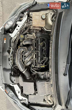 Хэтчбек Ford Focus 2010 в 