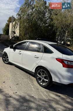 Седан Ford Focus 2013 в 