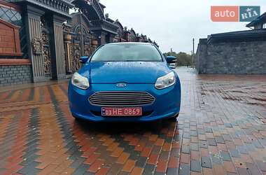 Хетчбек Ford Focus 2012 в 