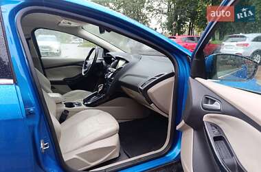 Хетчбек Ford Focus 2012 в 
