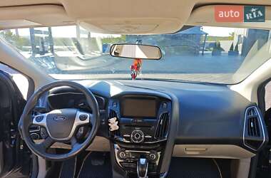 Хетчбек Ford Focus 2013 в 