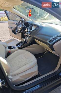 Хетчбек Ford Focus 2013 в 