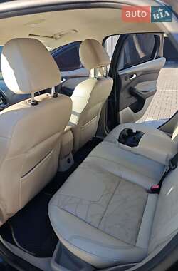 Хетчбек Ford Focus 2013 в 