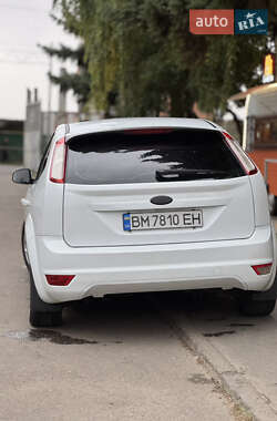 Хэтчбек Ford Focus 2010 в 