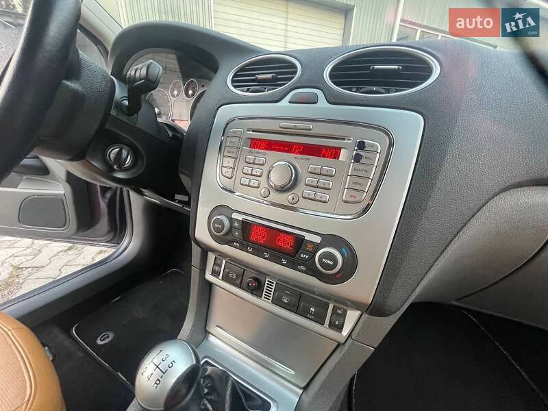 Кабриолет Ford Focus 2008 в Ровно