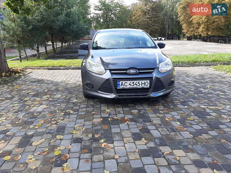 Седан Ford Focus 2011 в 
