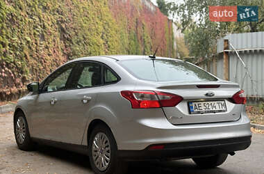 Седан Ford Focus 2011 в 